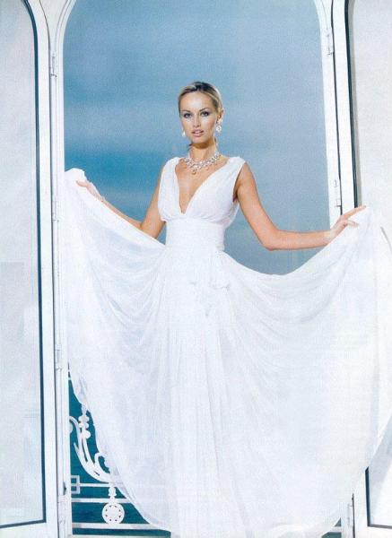 adriana karembeu